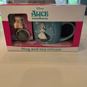 Disney Alice in Wonderland Mug and tea infuser